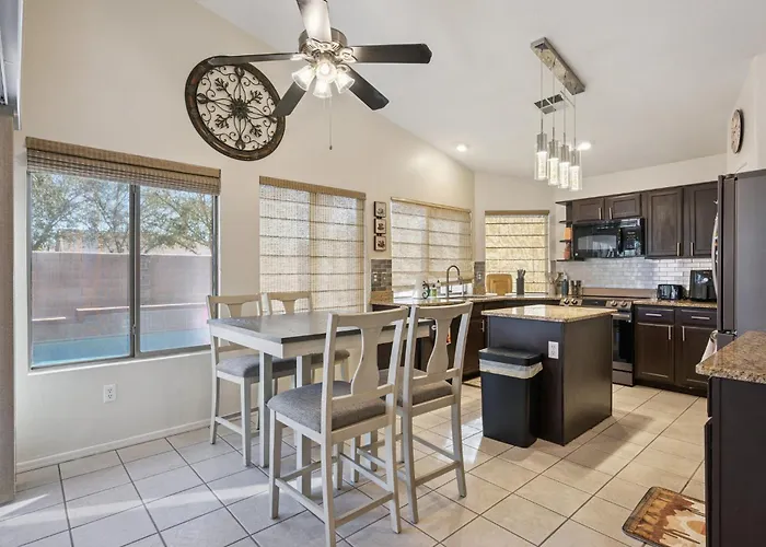 Poolside Retreat - With Private Pool *
