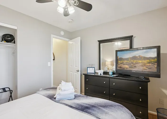 Poolside Retreat - With Private Pool * Gilbert