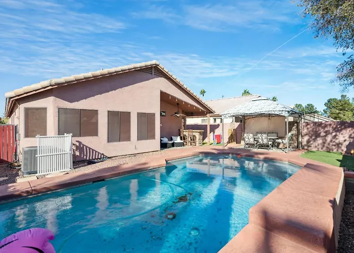 Poolside Retreat - With Private Pool